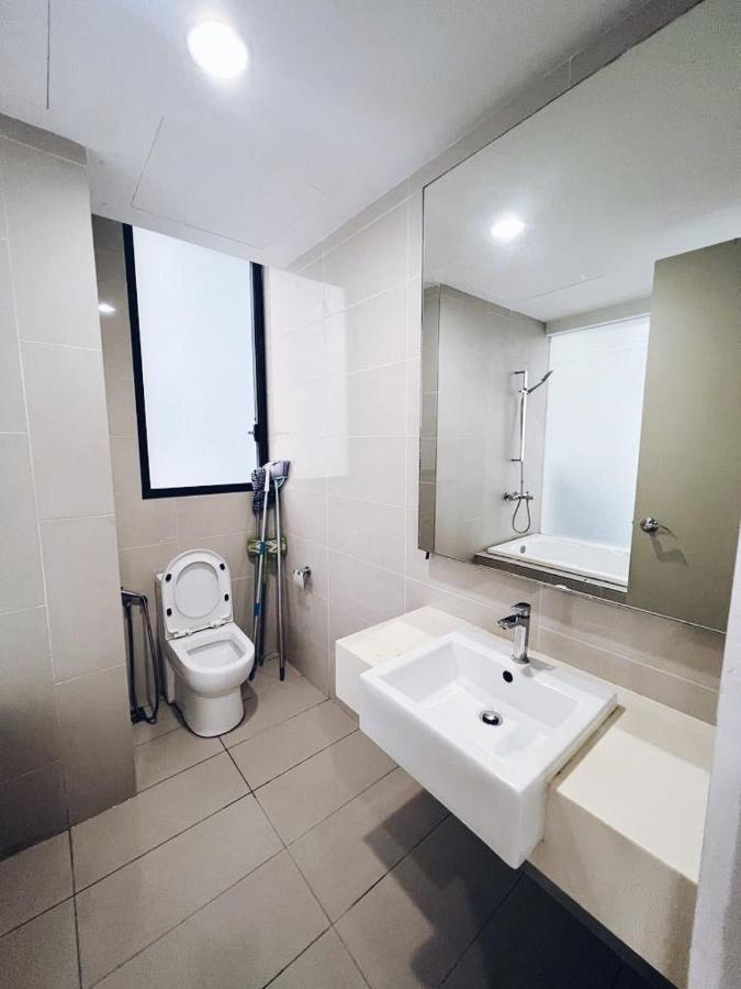 Connected Train 3 Bedrooms - Above Klgateway Mall 14 Kuala Lumpur Exterior photo